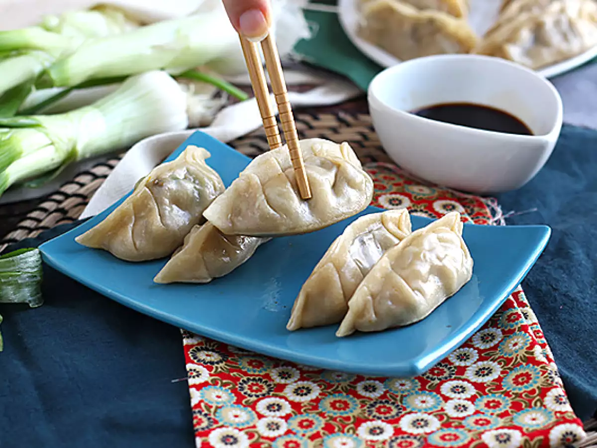 Recept Gyozas s kuracím mäsom, mrkvou a hubami