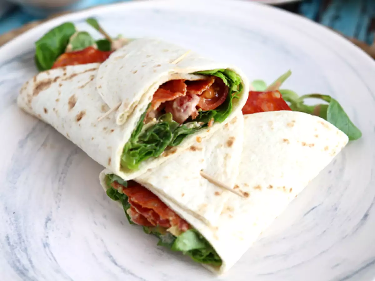Recept Sendvičový obal s chorizom, avokádom a paradajkami