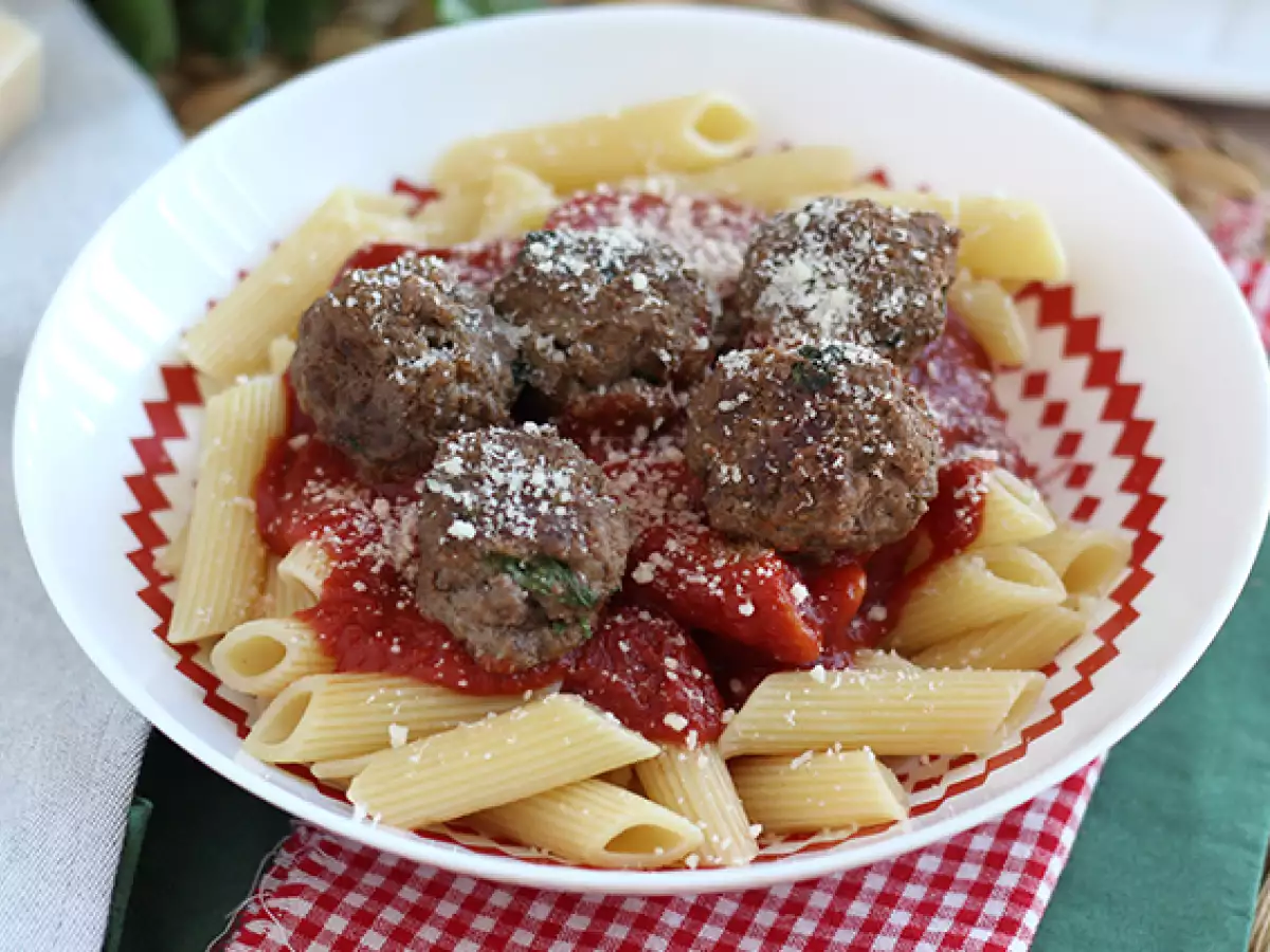 Recept Mäsové guľky z hovädzieho mäsa a parmezánu