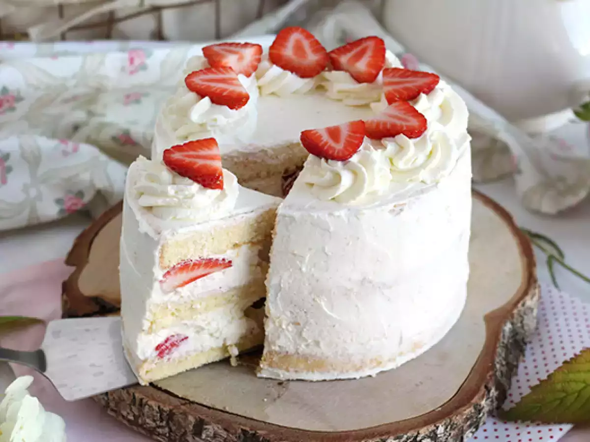 Recept Vrstvový koláč s jahodami a mascarpone krémom