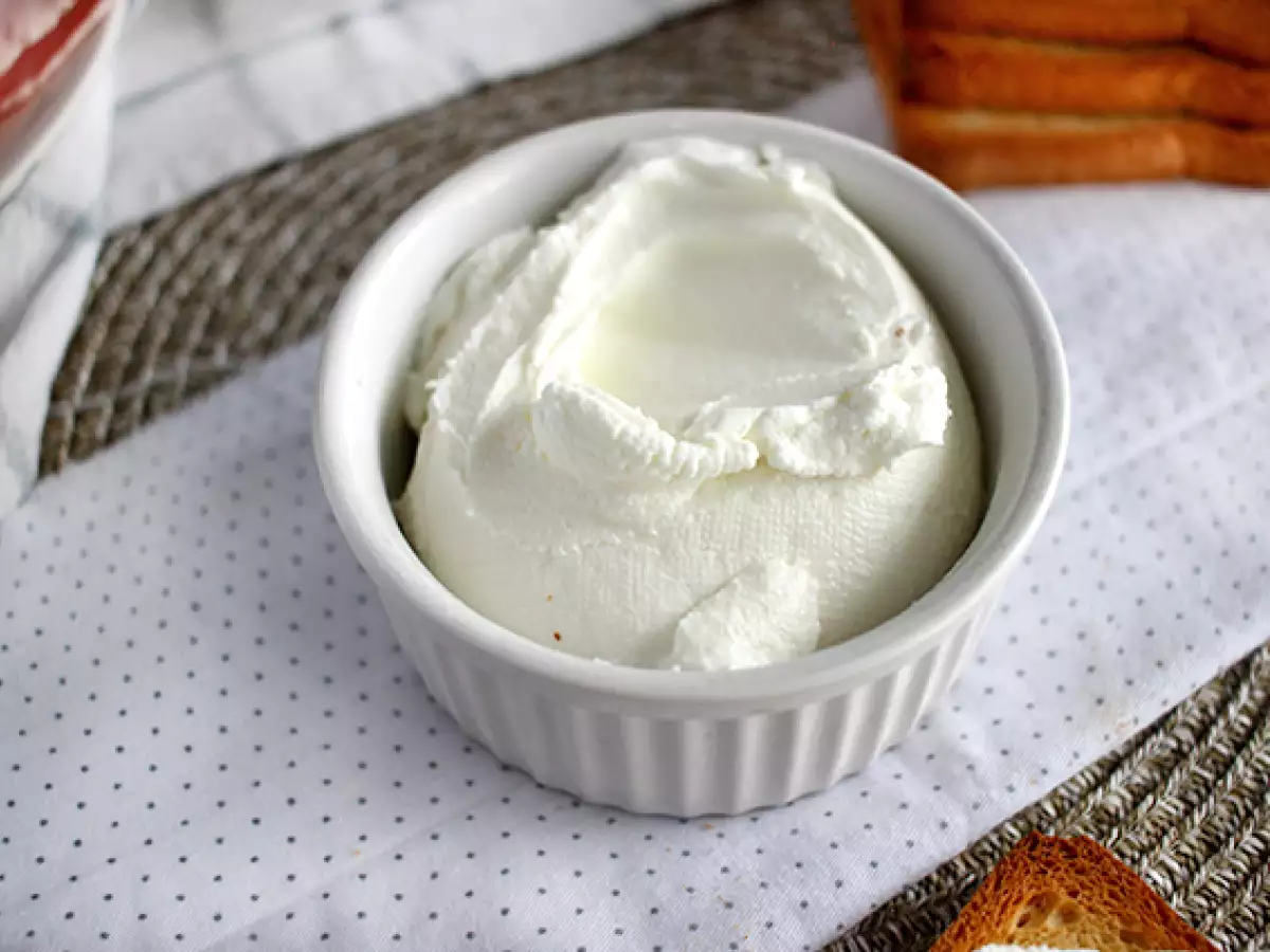 Recept Domáci smotanový syr (typ philadelphia) s 2 prísadami