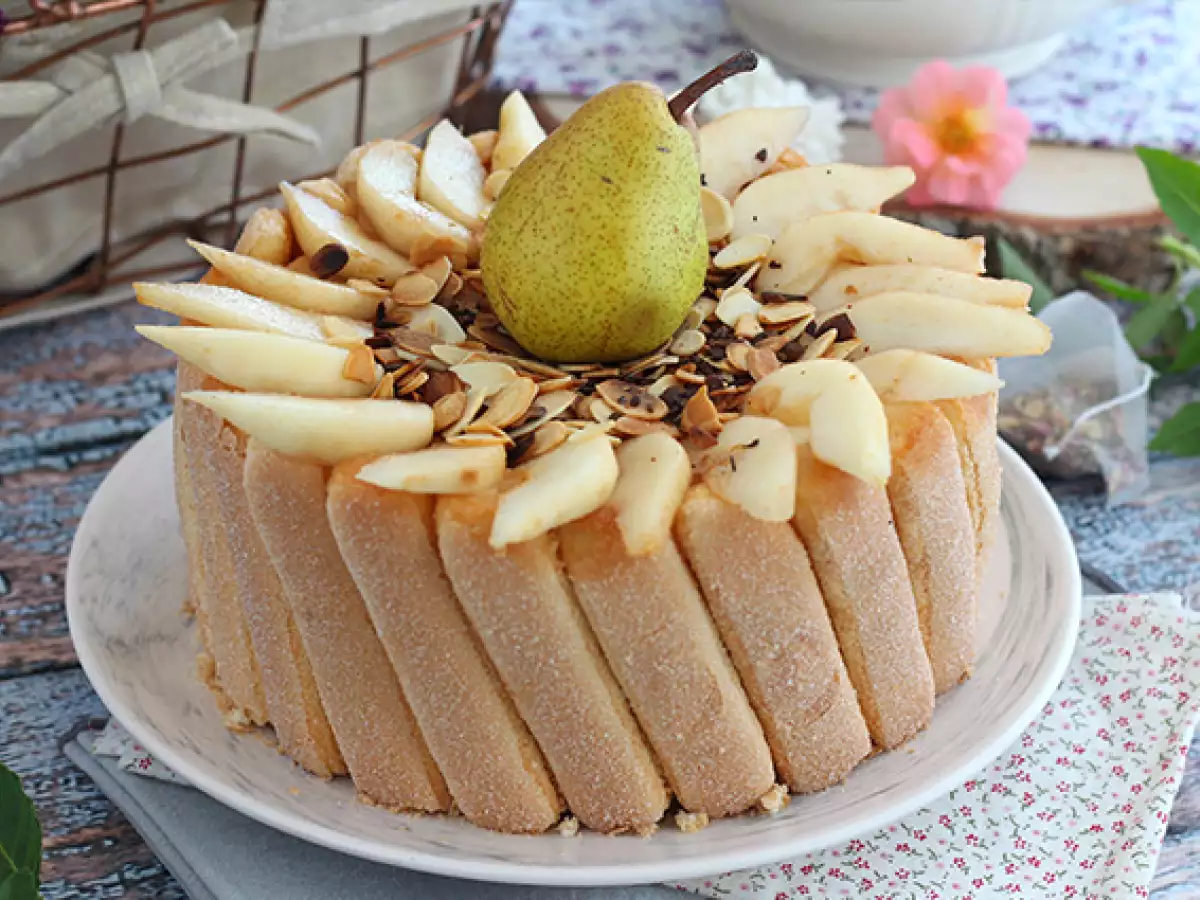 Recept Charlotte s hruškami a opečenými mandľami