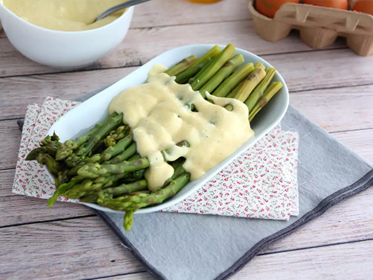 Recept Špargľa s omáčkou mousseline