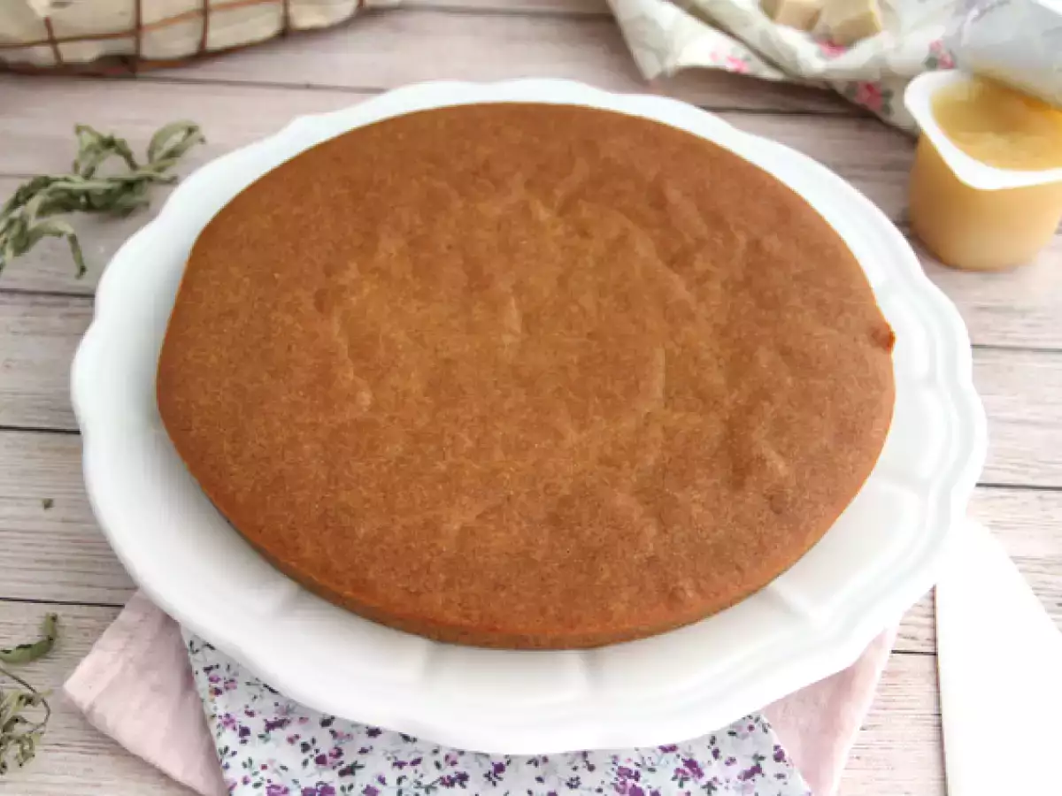 Recept Sójový jogurtový koláč s jablkovým pyré (vegánsky a bezlepkový)