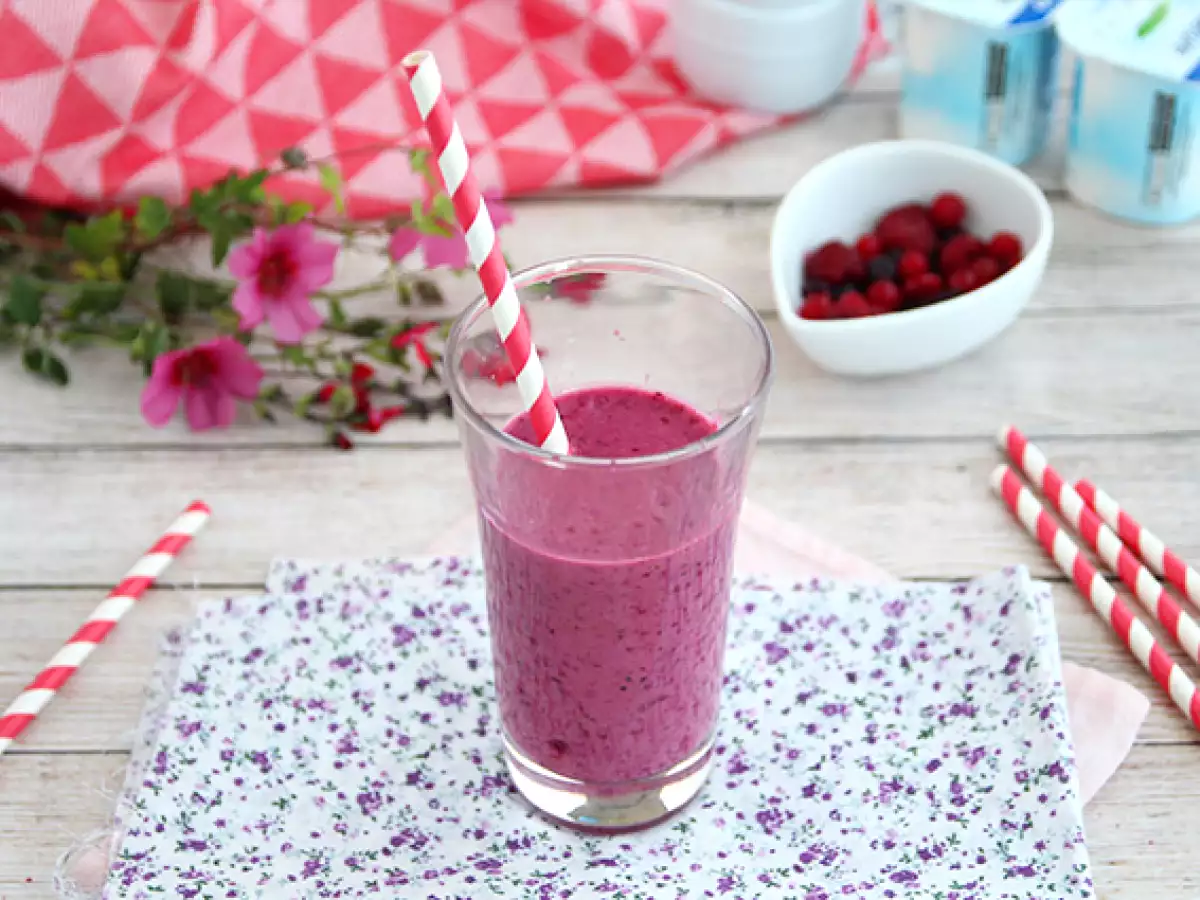 Recept Červené ovocie lassi