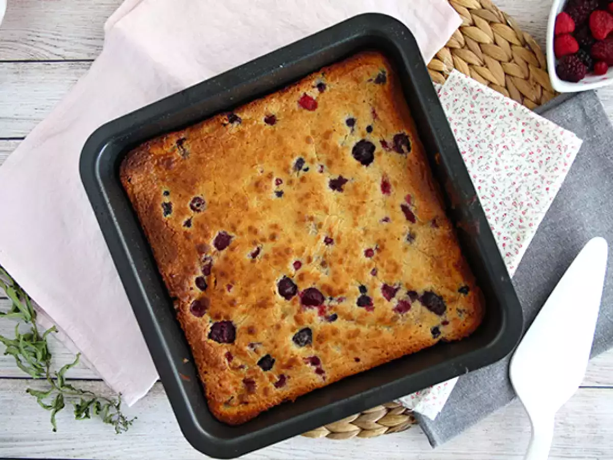 Recept Brownie s bielou čokoládou a červeným ovocím (blondie)
