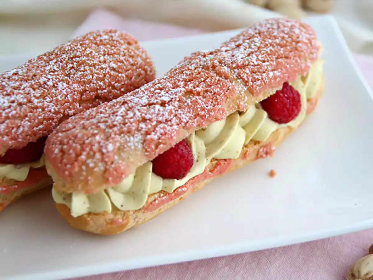 Recept Eklerky s pistáciovým krémom a malinami