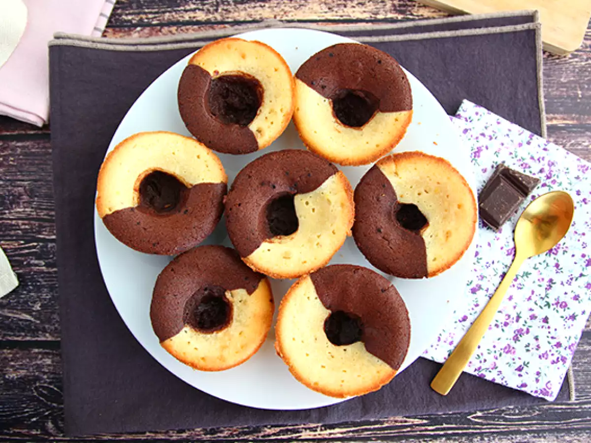 Recept Čokoládovo-vanilkový koláč s dvojitou príchuťou a čokoládovým stredom