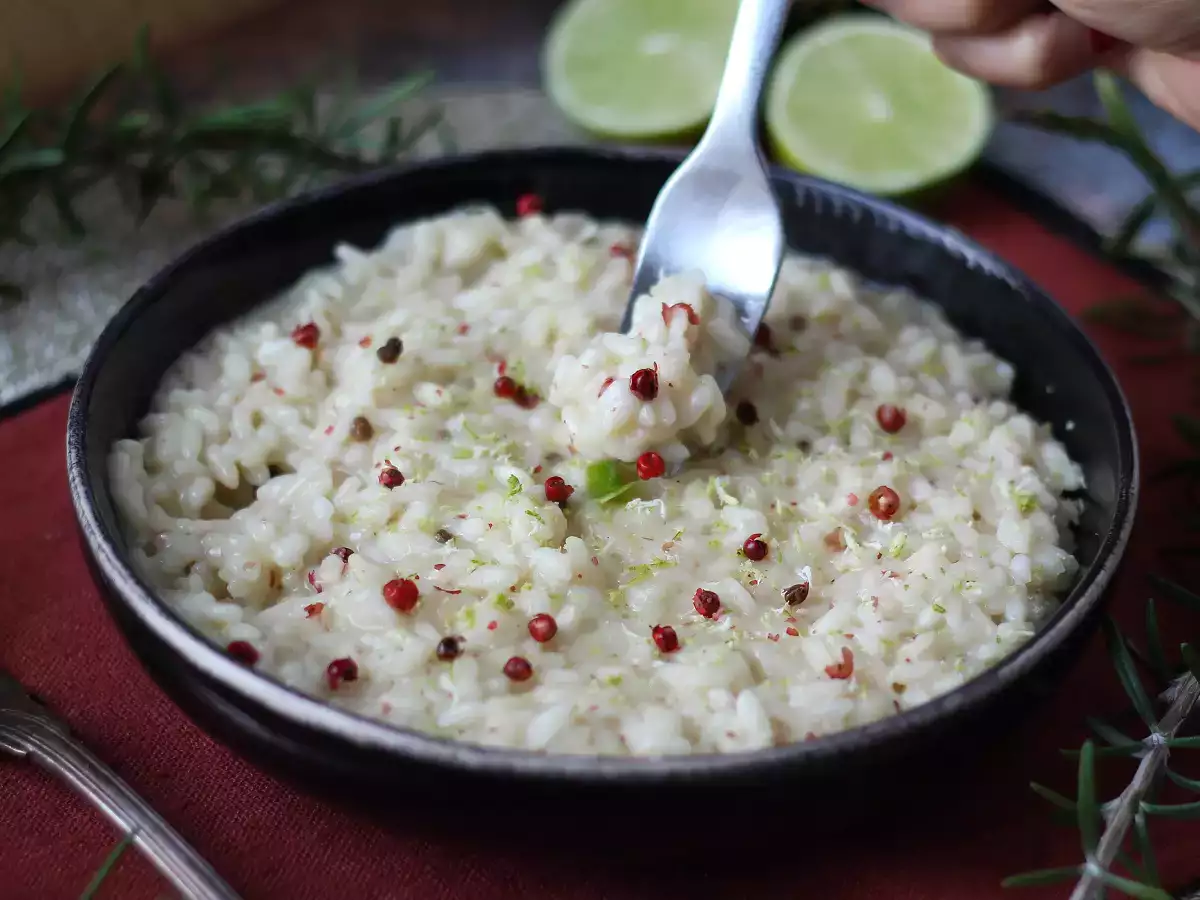 Recept Rizoto s vápnom a ružovým korením: elegantný vegetariánsky recept na špeciálne večere