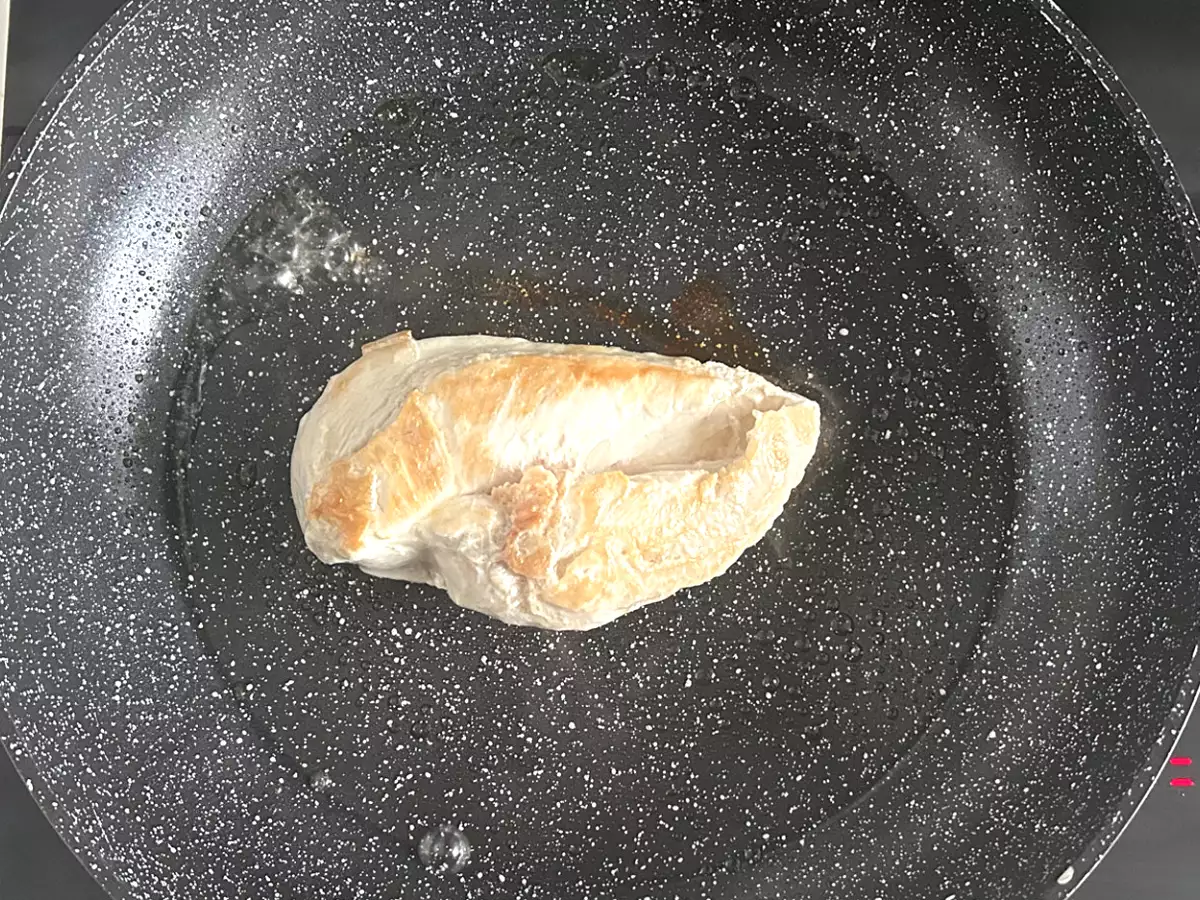 Recept Ako vyprážať kuracie prsia na panvici?