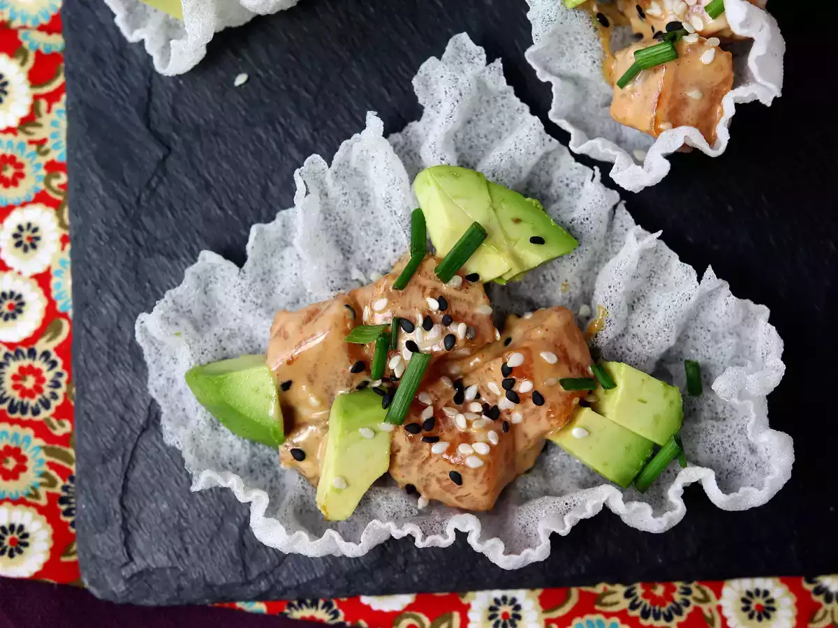 Recept Ázijské tacos: tatarák z lososa v ryžových lupienkoch