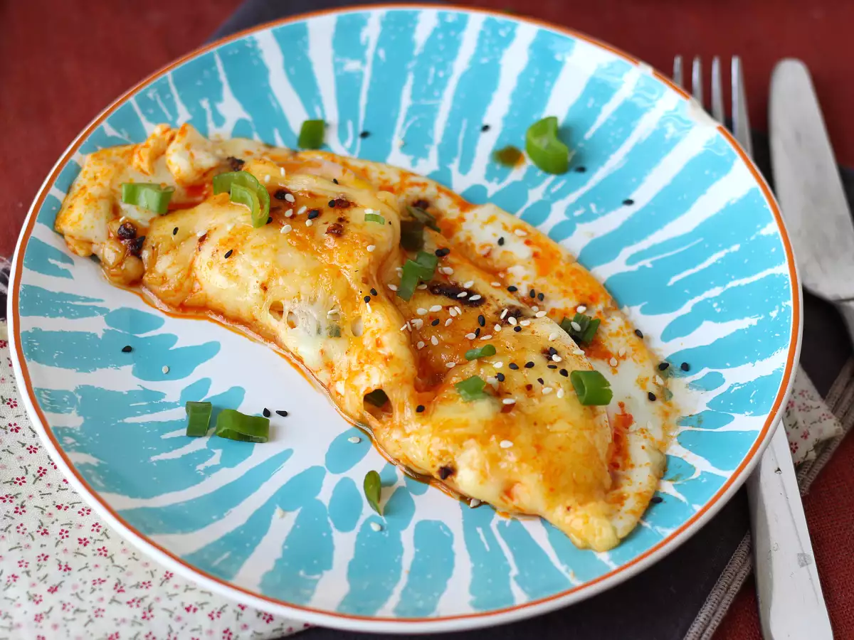 Recept Smažené vajcia s medom a mozzarellou, sladké, slané a pikantné expresné raňajky!
