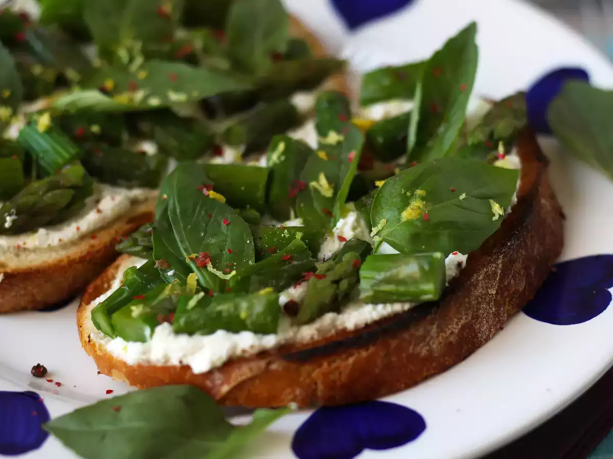 Recept Špargľa, citrón a ricotta s bazalkou