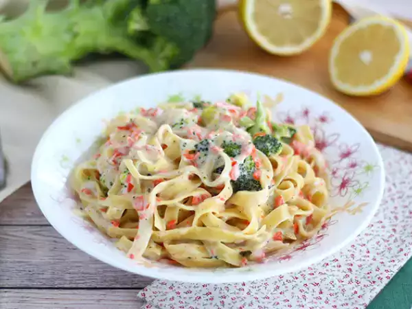Recept Cestoviny z jedného hrnca - tagliatelle s lososom a brokolicou