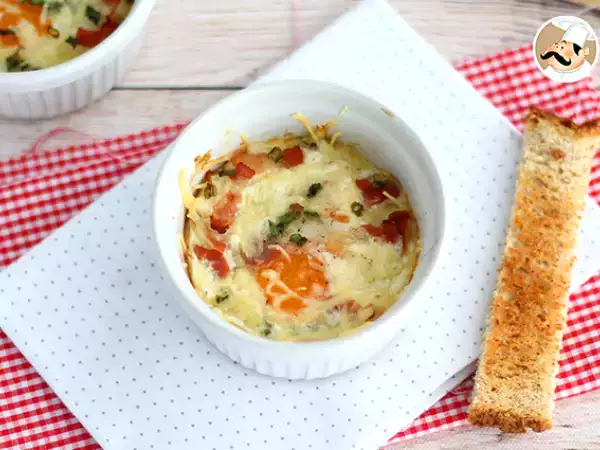 Recept Oeufs cocotte so slaninou a pažítkou, rýchly recept