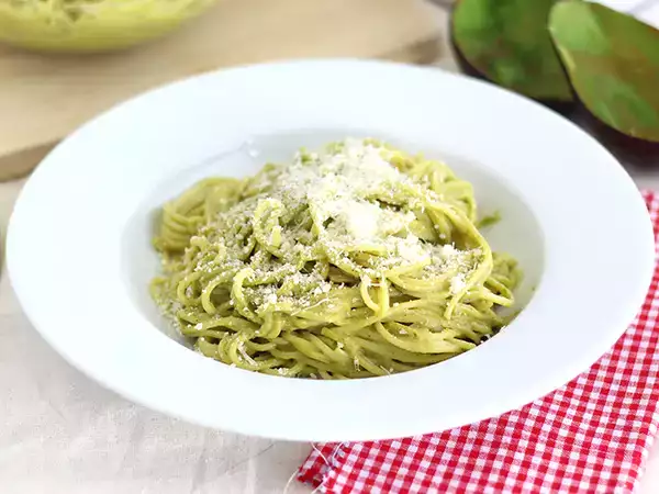 Recept Špagety carbonara s avokádom