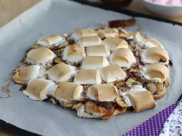 Recept Sladká banánová a čokoládová pizza