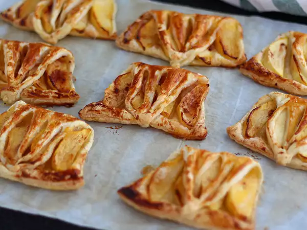 Recept Expresné jablkové obraty