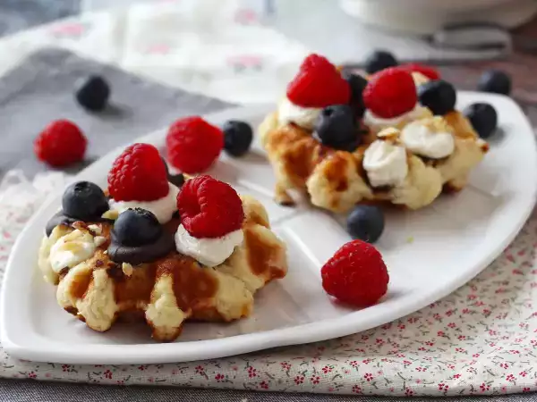 Recept Oblátky s ovocím, čokoládou a šľahačkou
