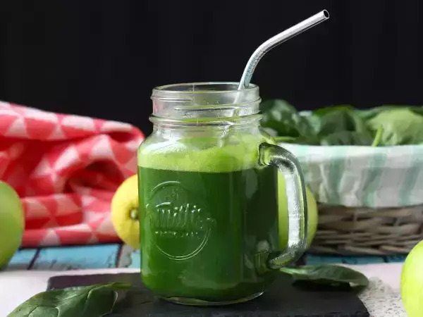 Recept Detoxikačná zelená šťava bez extraktora pre maximum vitamínov!