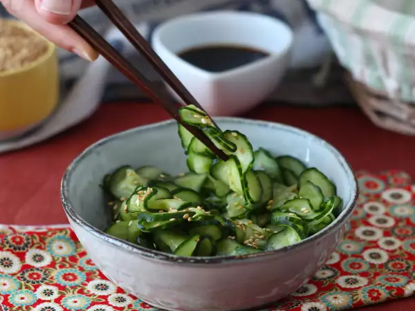 Recept Japonský šalát z nakladaných uhoriek