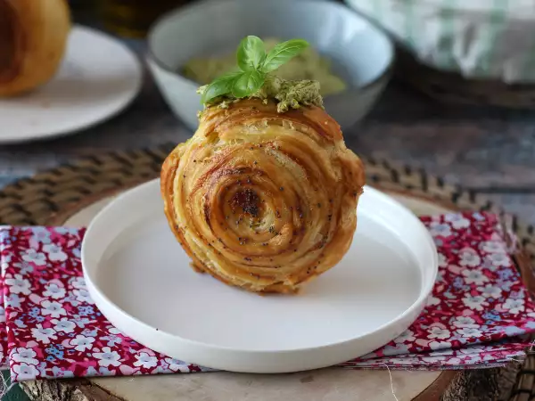 Recept Jednoduchá slaná rolka new york s pestom a fromage frais so 4 prísadami