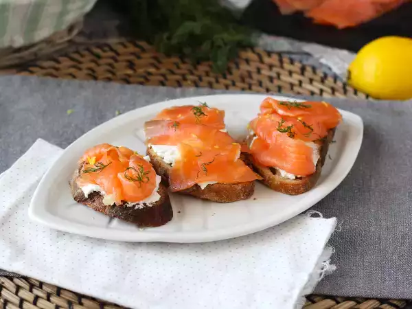 Recept Čerstvý kozí syr a údený losos na toaste