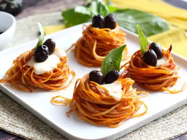 Recept Cestovinové hniezda pečené v rúre, chutný a ľahko pripraviteľný prvý chod