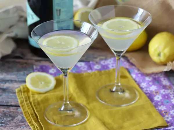 Recept Gin fizz, o ktorý sa môžete podeliť so všetkými hosťami počas aperitívu