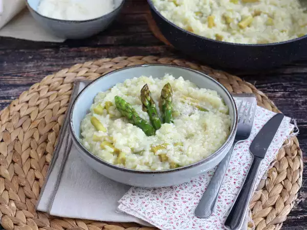 Recept Rizoto so zelenou špargľou a parmezánom