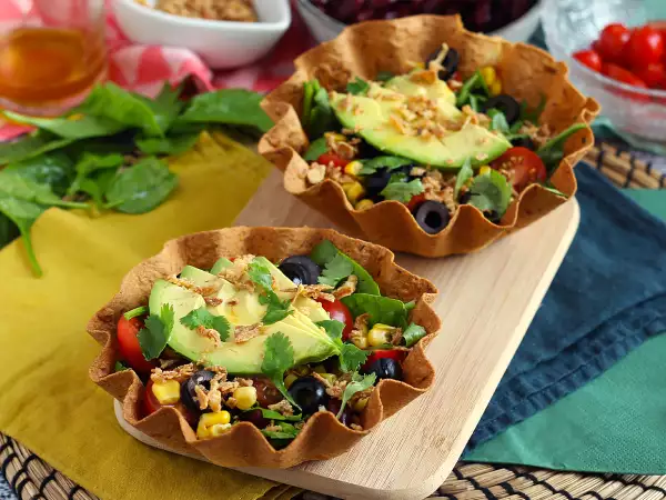 Recept Ako pripraviť tortillové misky? jednoduchý šalát bez umývania riadu!