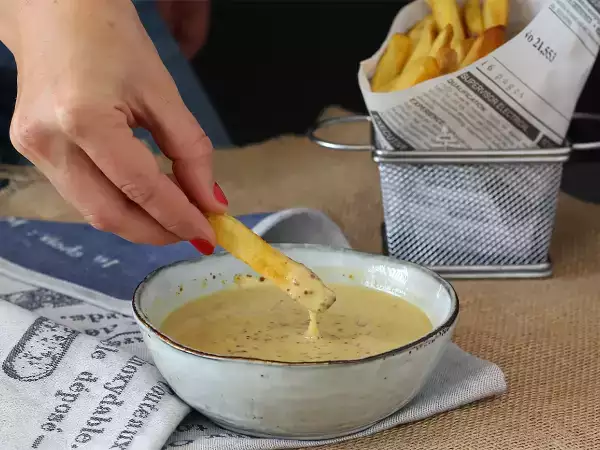 Recept Medovo-horčicová omáčka - neodolateľná sladkokyslá kombinácia