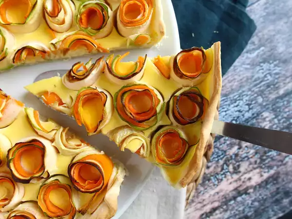 Recept Ružový koláč z cukety a mrkvy