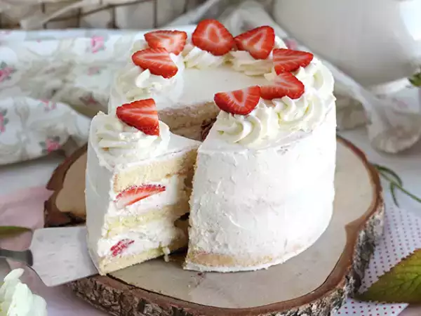 Recept Vrstvový koláč s jahodami a mascarpone krémom