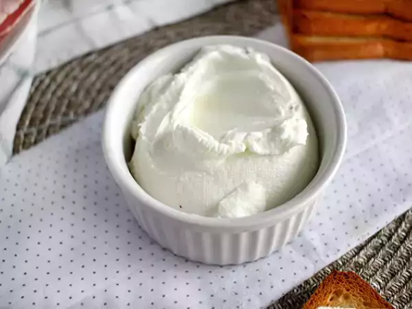 Recept Domáci smotanový syr (typ philadelphia) s 2 prísadami