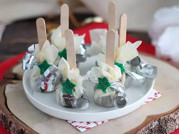 Recept Horké čokoládové lízanky: horká čokoláda + carambar