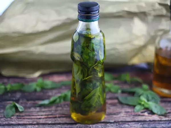Recept Domáci bazalkový olej