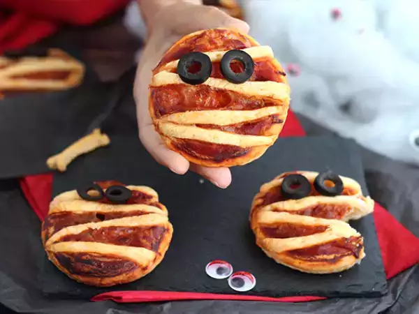 Recept Mamička pizza z lístkového cesta