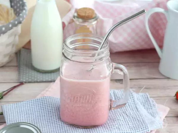 Recept Vegánsky mliečny kokteil z červeného ovocia