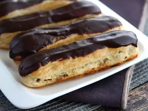 Recept Čokoládové éclairs (návod krok za krokom)