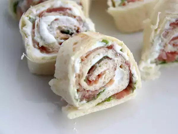 Recept Aperitívové obaly so sušenou šunkou a rukolou