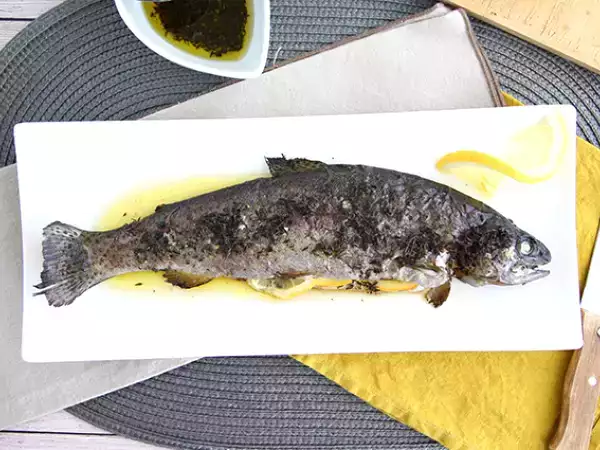 Recept Pstruh pečený v rúre s tymiánom a olivovým olejom