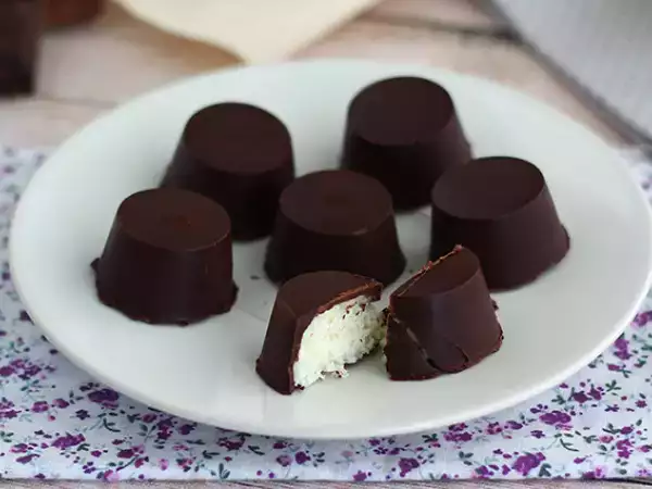 Recept Čokolády s kokosovou náplňou v štýle bounty