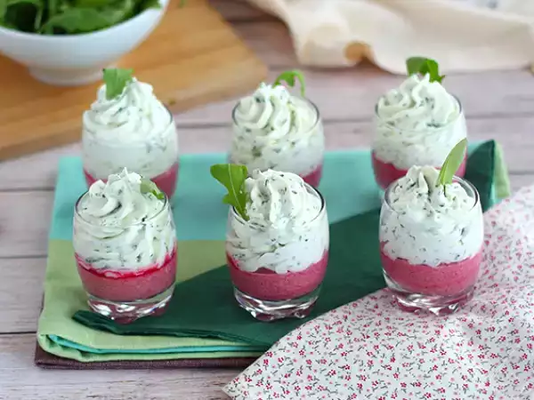 Recept Verrines s červenou repou a rukolovou penou