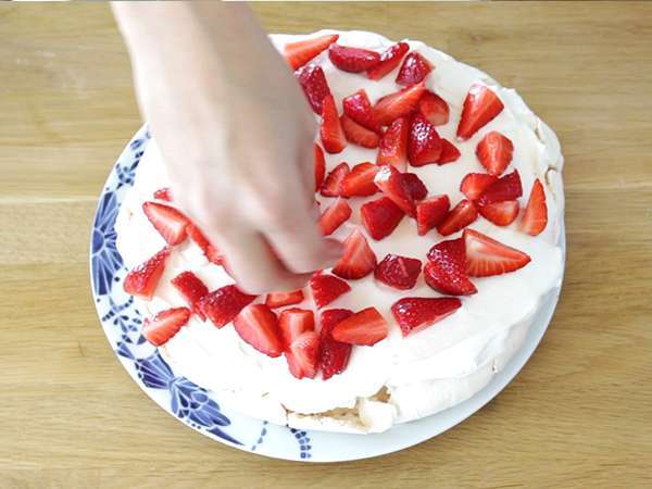 Jednoduchá jahodová pavlova - Príprava krok 6