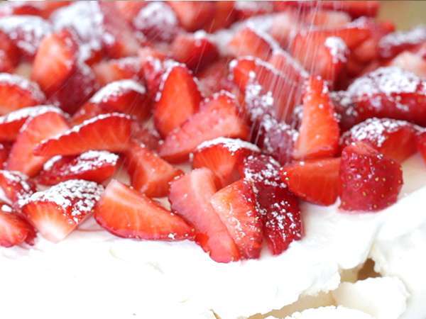 Jednoduchá jahodová pavlova - Príprava krok 7