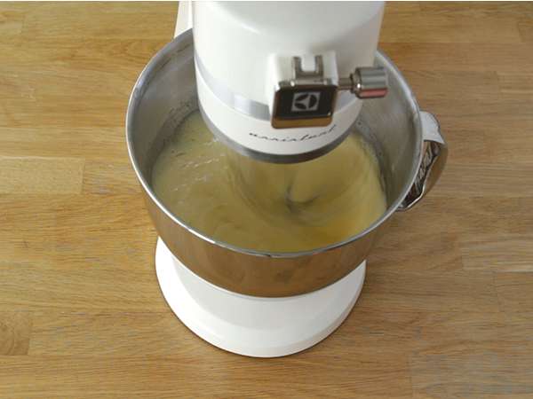 Trojmliečny koláč Tres Leches - Príprava krok 2