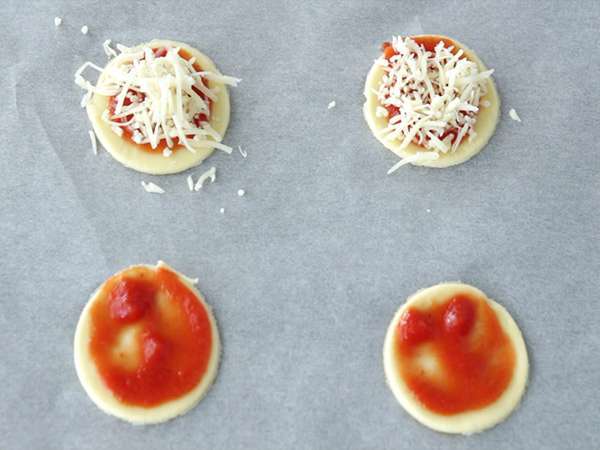 Mini pizza s lístkovým cestom - Príprava krok 2