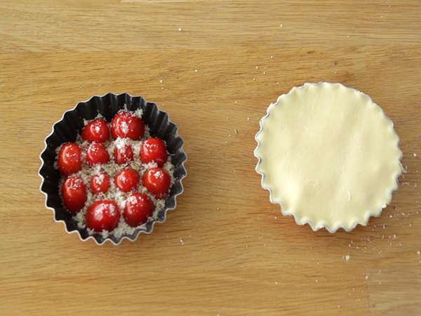 Cherry paradajkové koláče tatin - Príprava krok 4