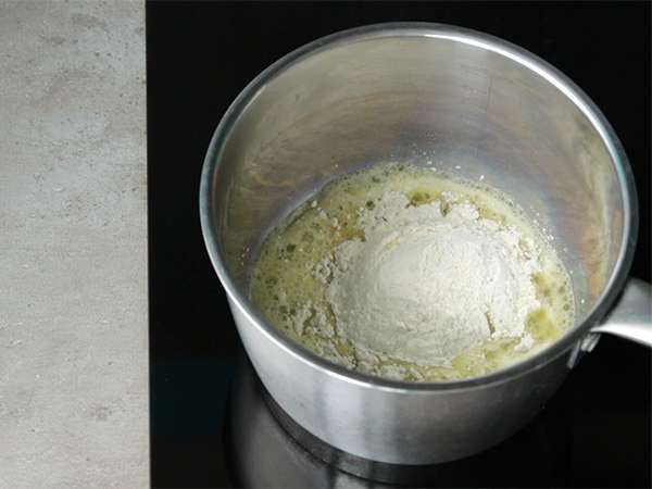 Béchamelová omáčka, jednoduchý recept - Príprava krok 1